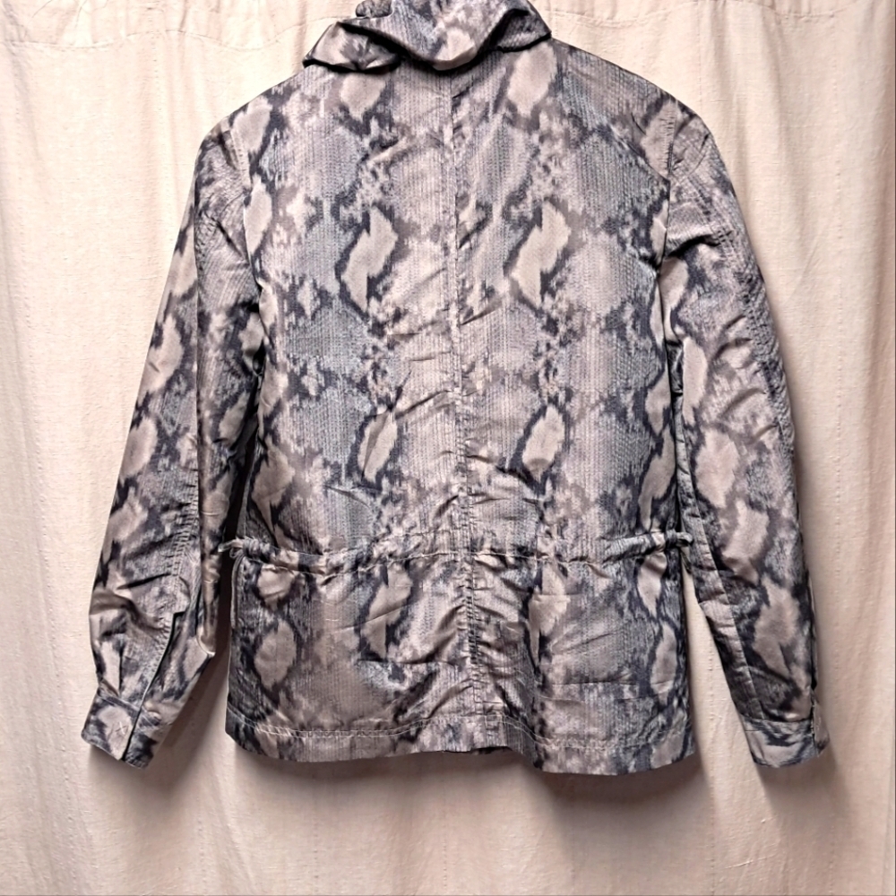 St. John Python Full Zip Jacket Size Petite - Picture 4 of 4